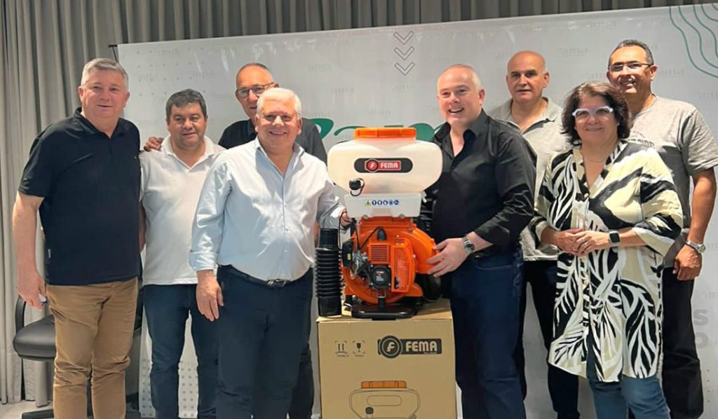 Para prevenir el dengue, entregamos un nuevo equipo de fumigación en Arroyito