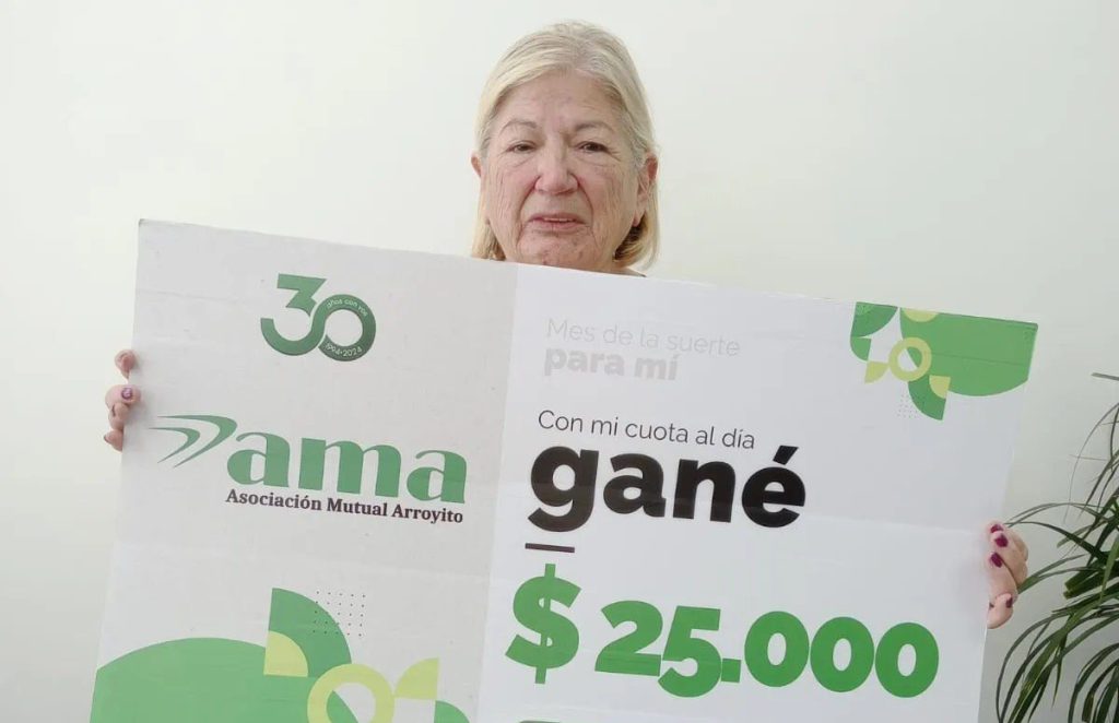 Ganadores del sorteo mensual de noviembre pasaron a retirar sus vouchers