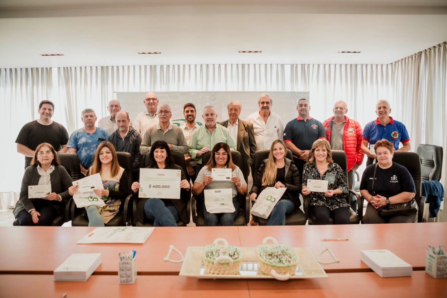 Entrega anual de aportes solidarios a instituciones